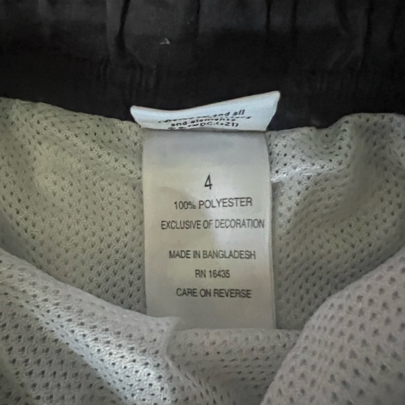 💥SOLD💥 Batman swim trucks boys size 4 - Picture 2 of 5